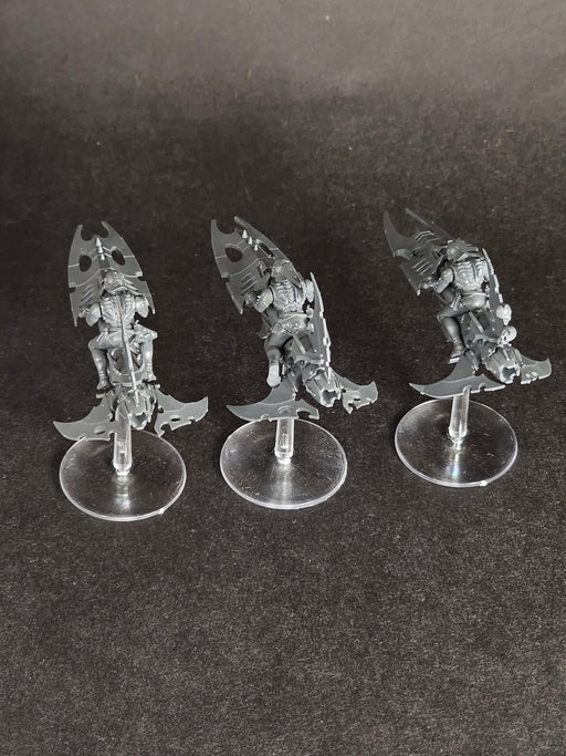 Assembled Drukhari Reavers with stand.

Listing 1.