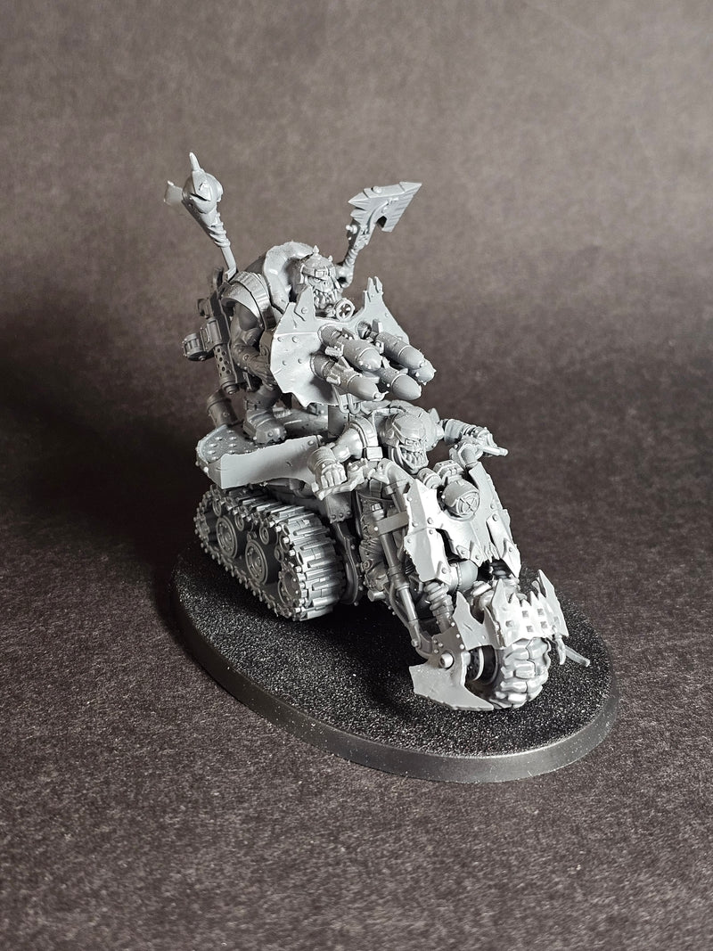 Assembled Ork Wartrakk.