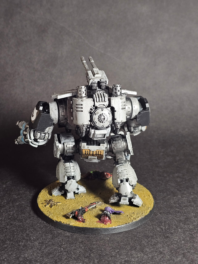 Assembled and painted Brutalis Dreadnought. (2)
