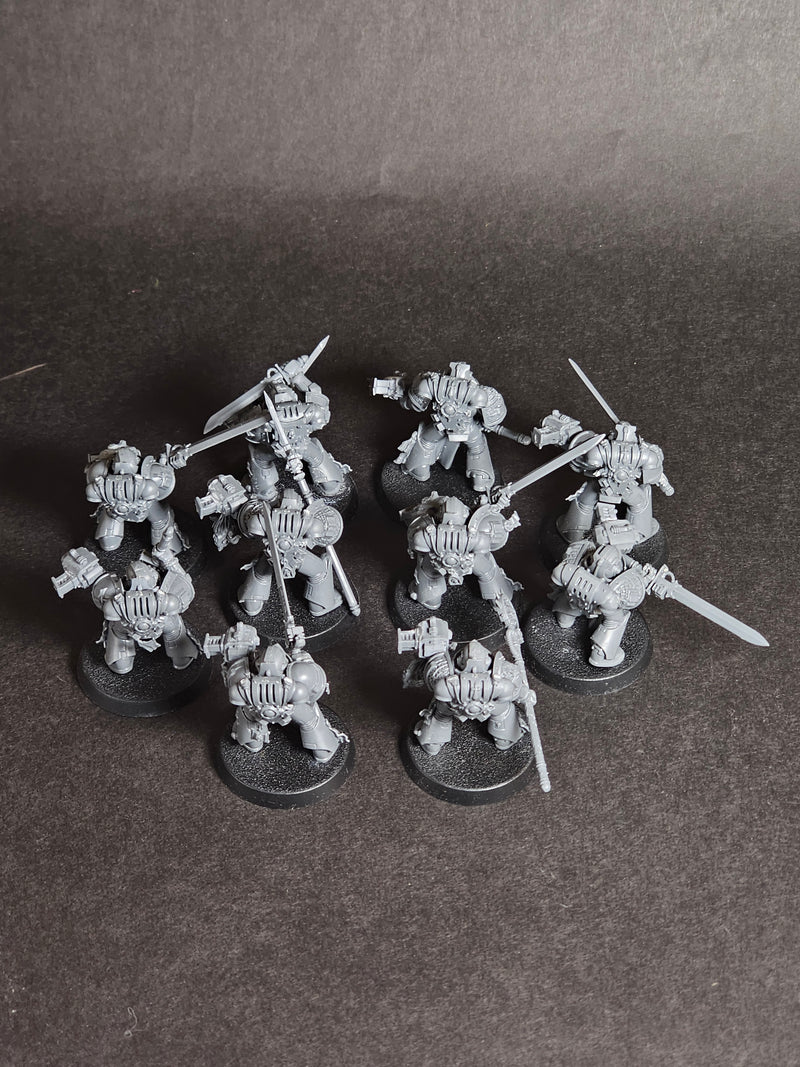 Built and assembled Grey Knights Strike Squad. (2)