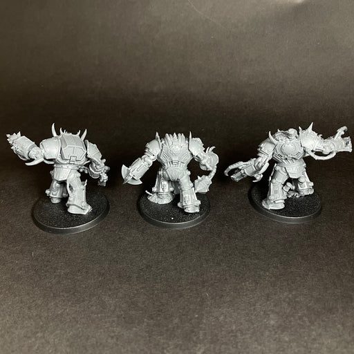 Built Chaos Space Marines Mutilators.