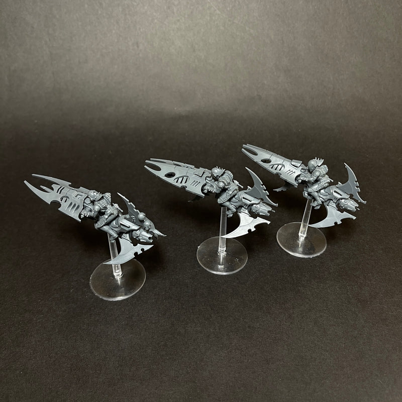 Assembled Drukhari Reavers with stand.

Listing 4.