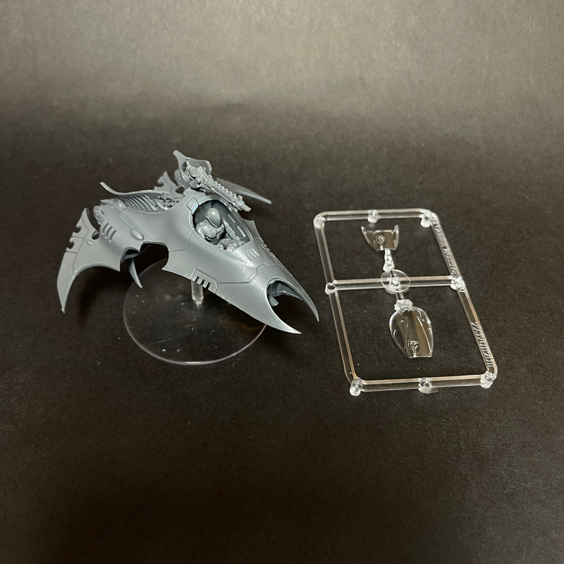 Assembled Drukhari Venom with Base.

As is.

Listing 5.