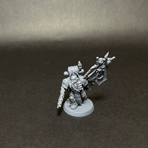 Description:

Assembled and Primed Death Guard Icon Bearer.