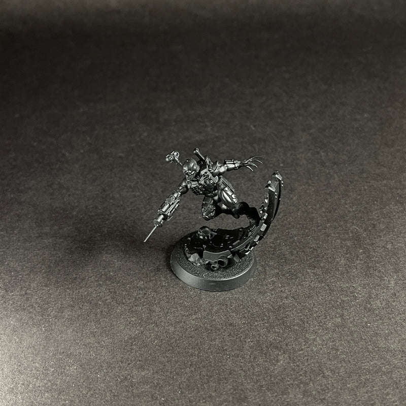 Description:

Assembled and Primed Imperial Agents Eversor Assassin.