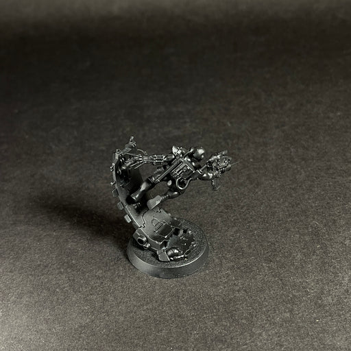 Description:

Assembled and Primed Imperial Agents Eversor Assassin.