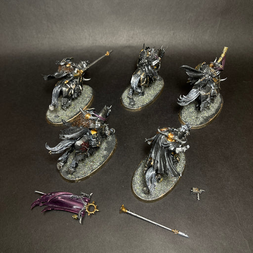 Painted and Based Slaves to Darkness Chaos Knights.

Broken Bits Included.