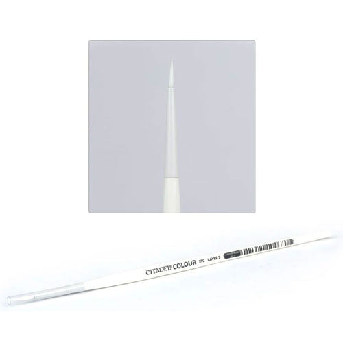 The Citadel STC Layer Brush (Small) from Games Workshop features a fine tip; close-up of the tip above the brush diagonally on white.