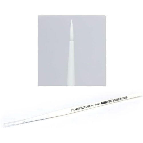 The Citadel STC Shade Brush (Medium) by Games Workshop features a white synthetic tip, clear handle, and close-up of its brush tip.